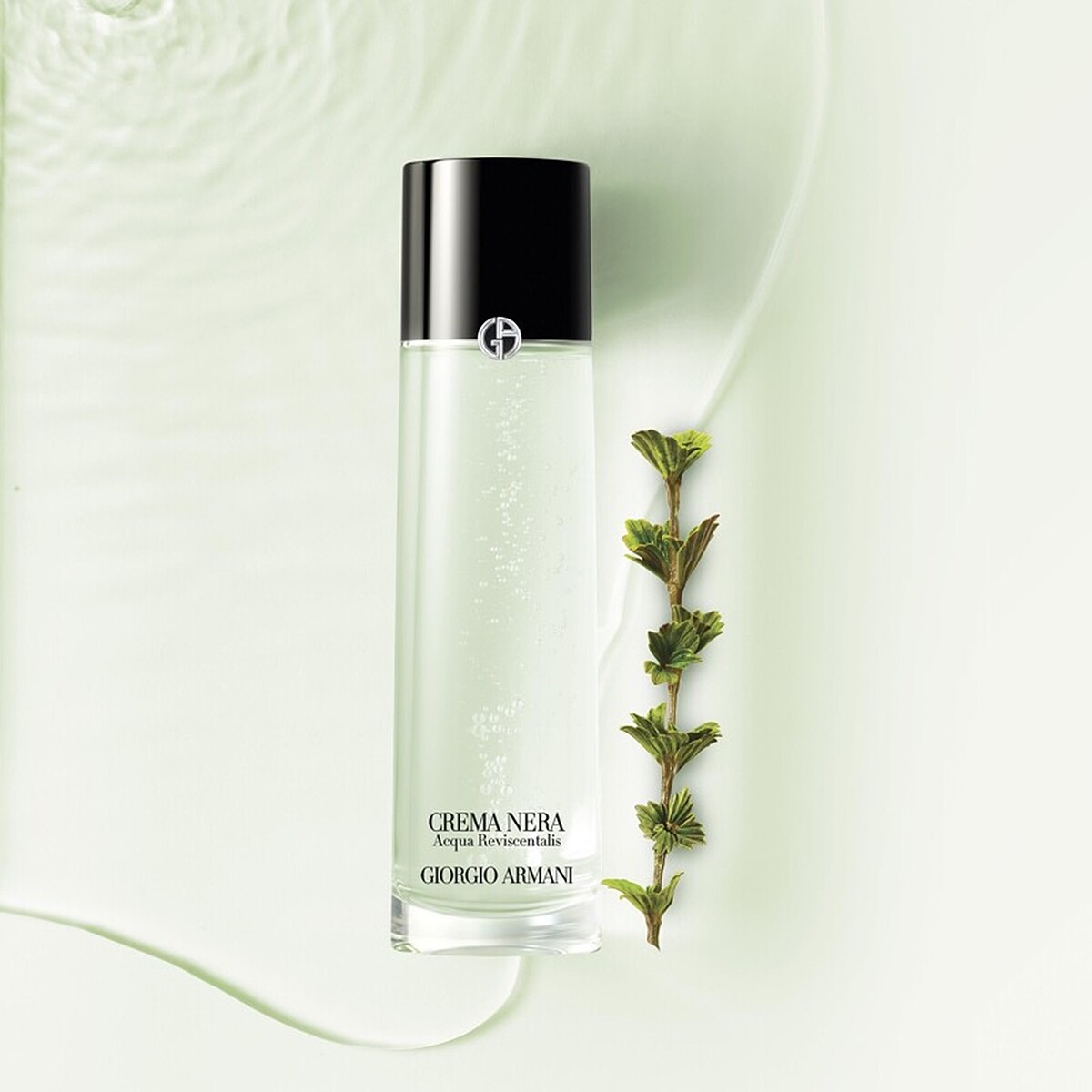 【黑曜岩新生奇蹟嫩膚露】150ml / NT$5,000圖片出處：Armani Beauty