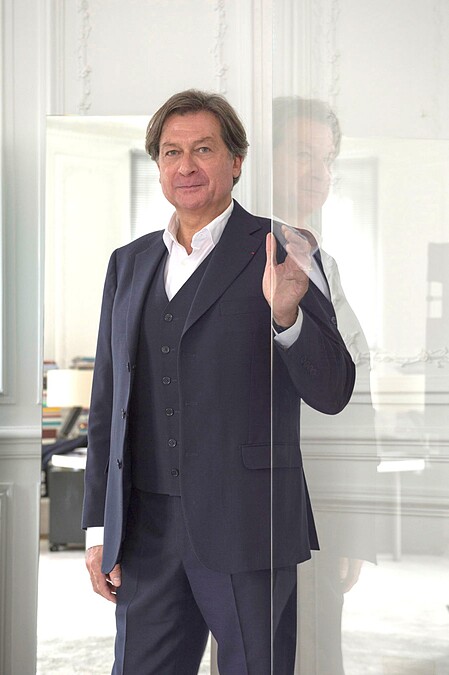 法國藝術家 Bruno Moinard。