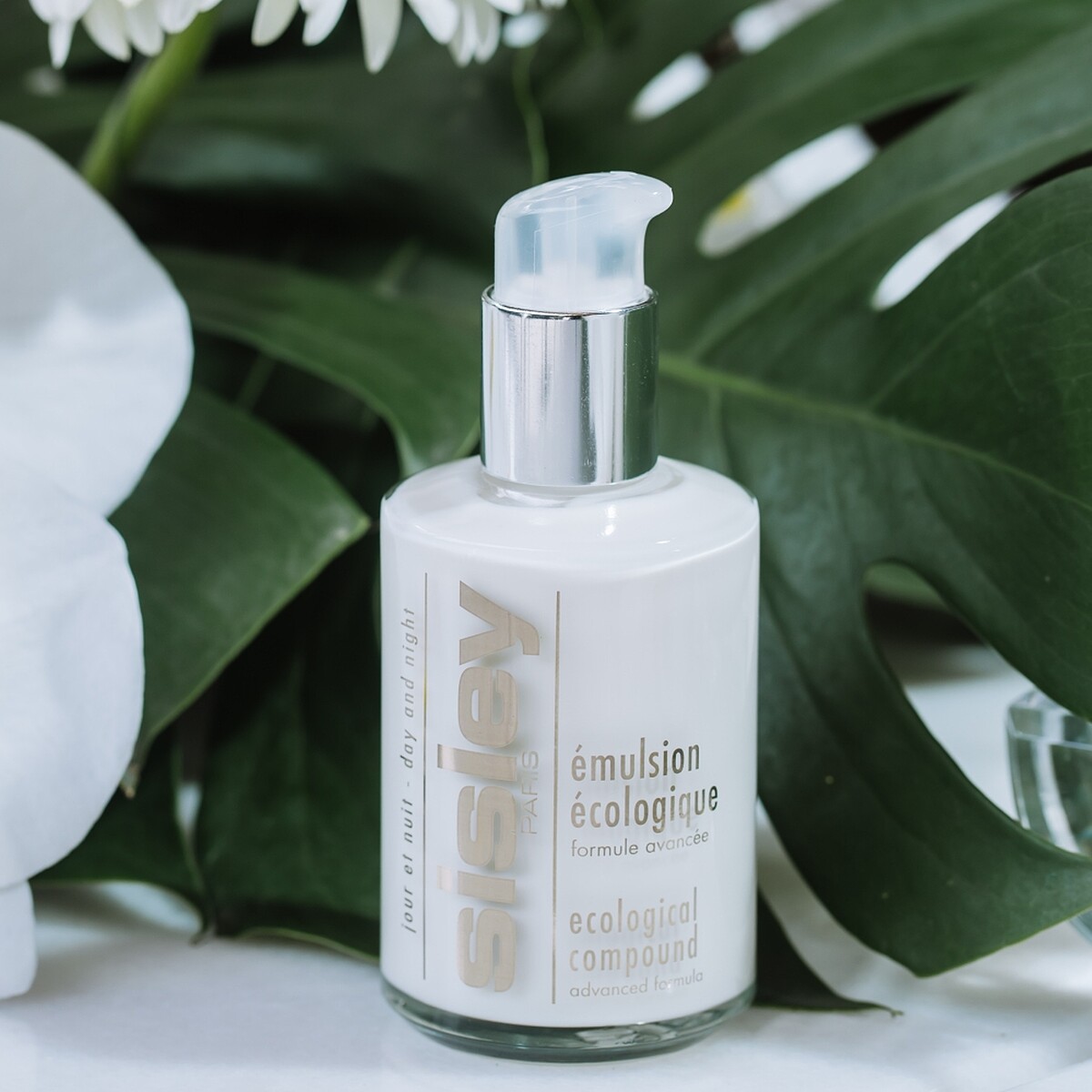 Sisley全能乳液40ml，NT4,300、125ml，NT8,000