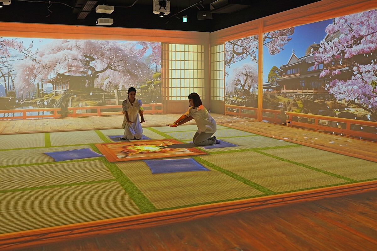 透過多媒體互動空間，將身臨其境地體驗各式風景。