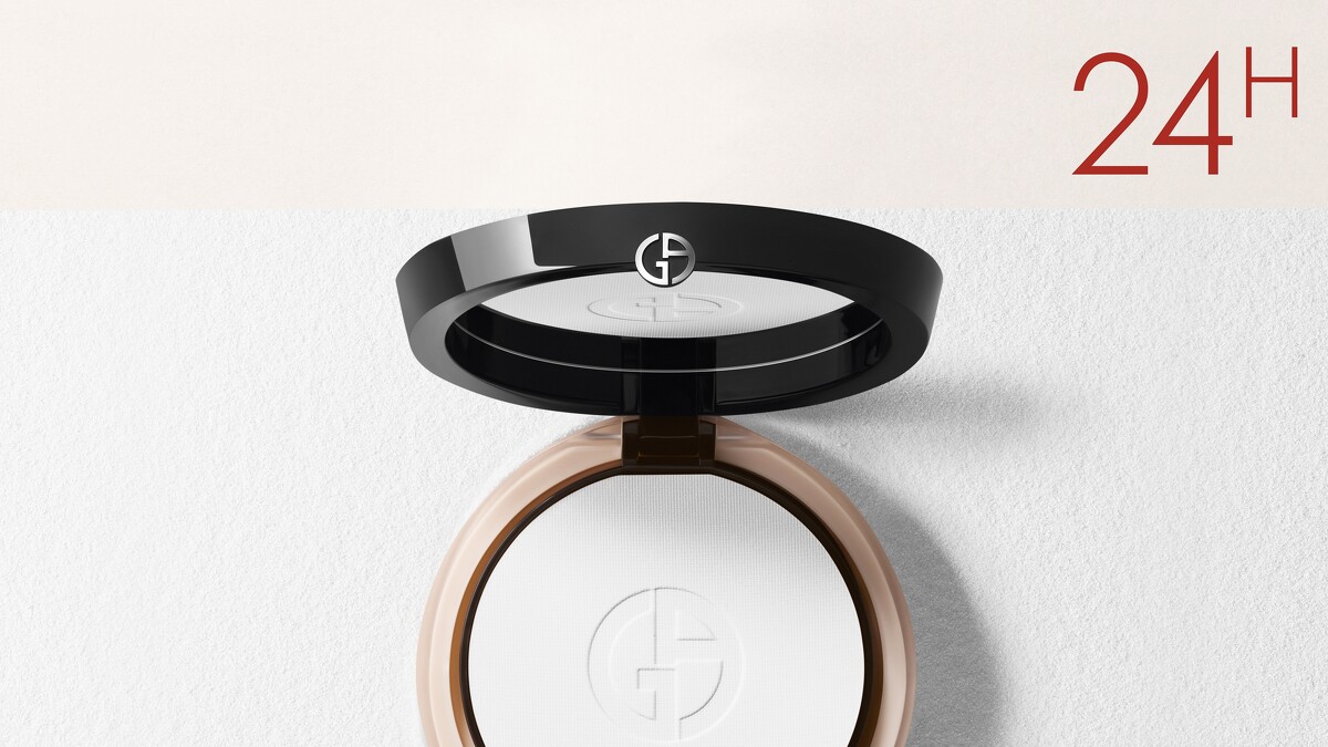 【超持妝絲絨控油蜜粉餅】9.4g / NT$2,800圖片出處: Armani Beauty