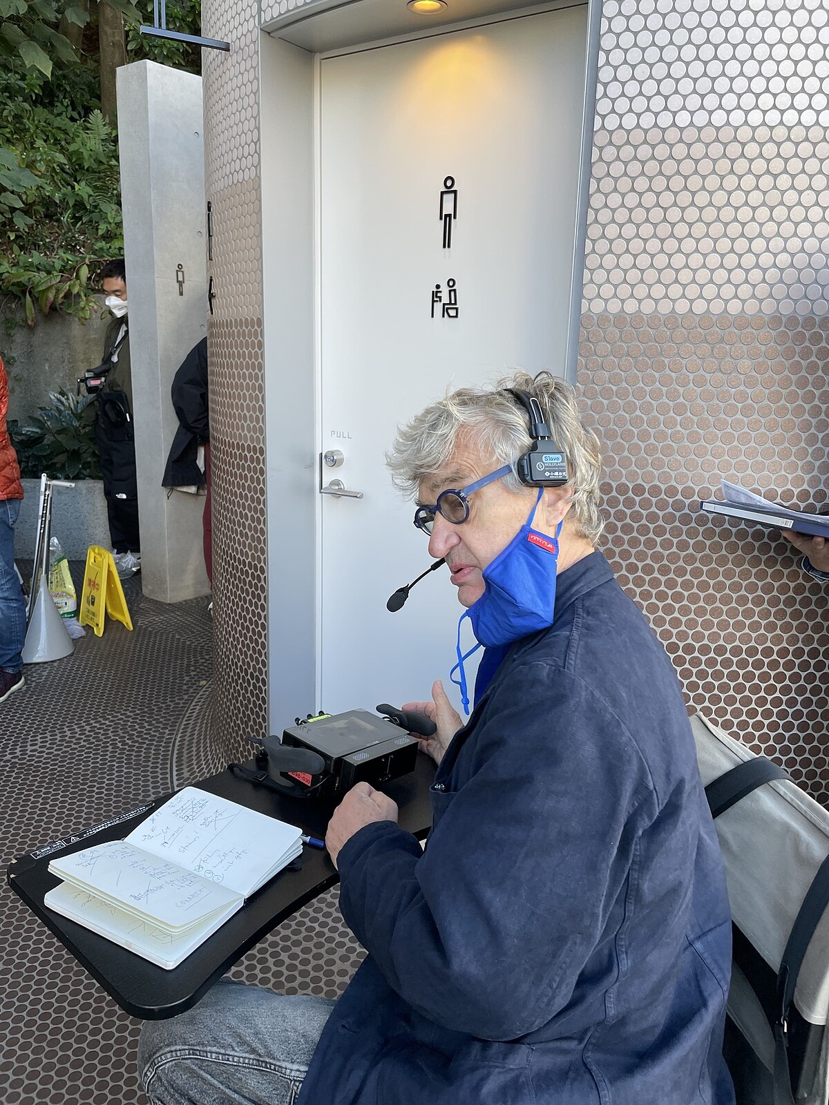 《我的完美日常》花絮：導演文溫德斯在伊東豐雄設計的東京公廁前取景