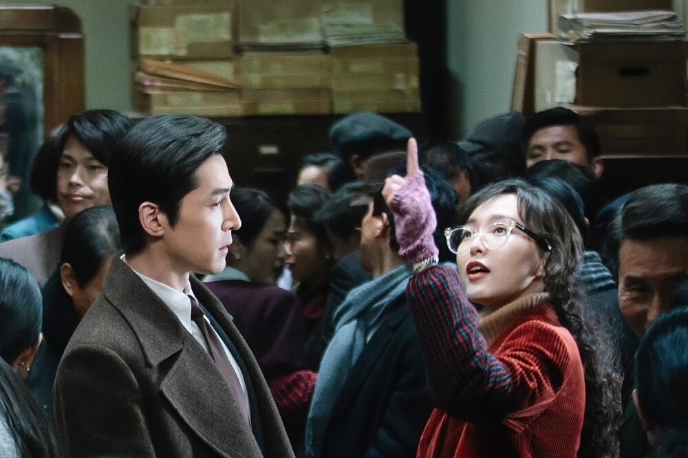 胡歌跟唐嫣私下交情長達10多年，《繁花》是第5度合作。胡歌詮釋「阿寶」變成「寶總」的傳奇一生。