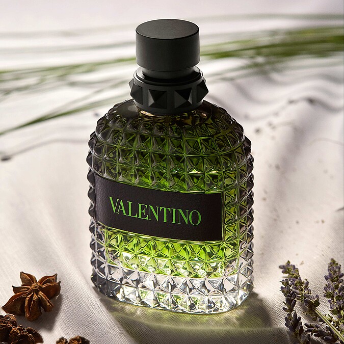 (Valentino訂製羅馬男香GREEN STRAVAGANZA UOMO50ml、NT3,300、100ml，NT4,500