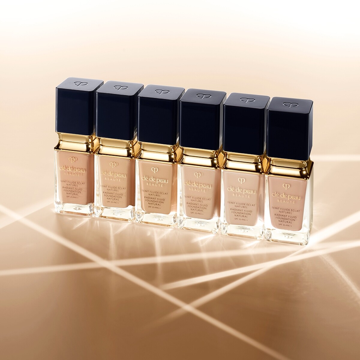 肌膚之鑰恆潤光采粉凝露SPF25/PA++(共8色),NT4,200