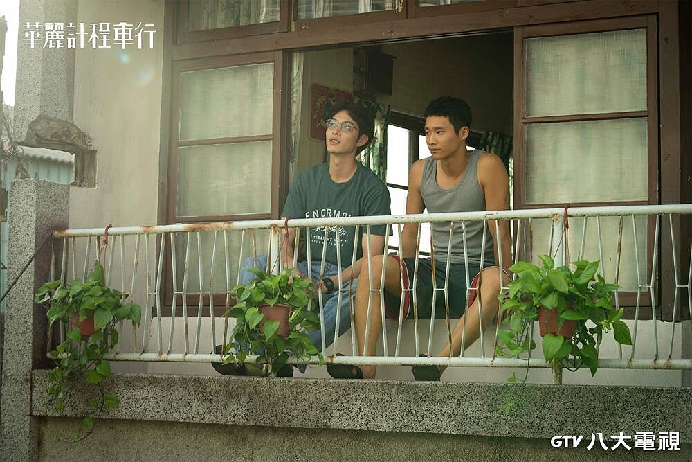 曹佑寧與黃冠智所飾演感情要好的兄弟