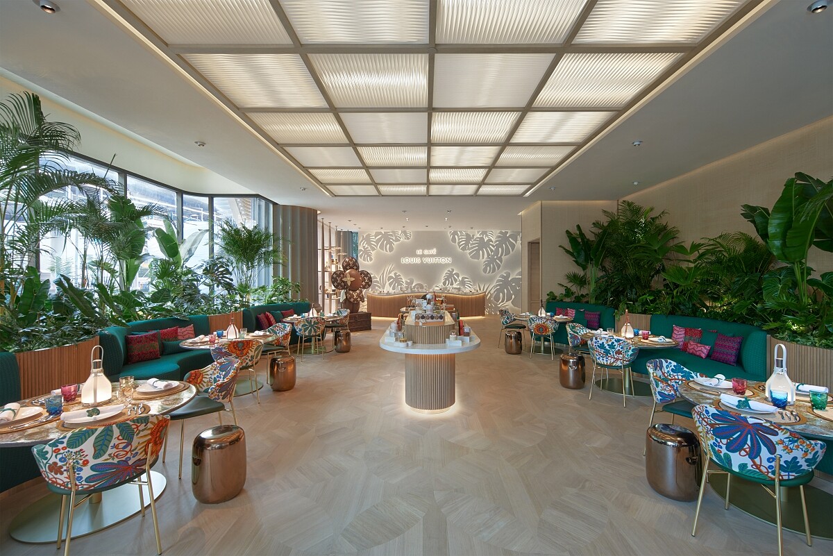 材質反應了東南亞城市的氣候。