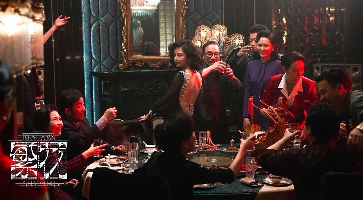 王家衛將「李李」拍得美得不可方物，舉手投足都是誘惑。