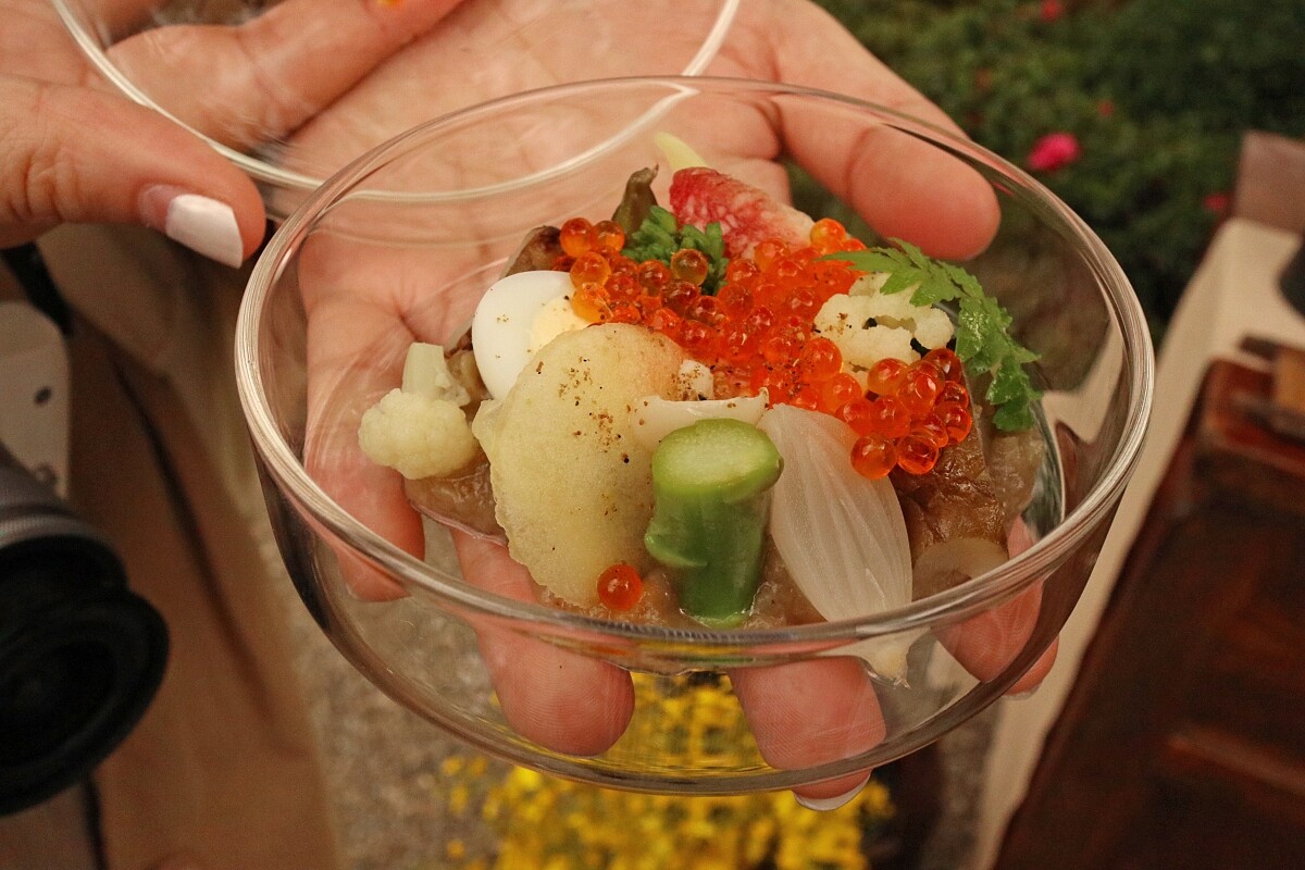 鱒卵茄泥冬蔬。