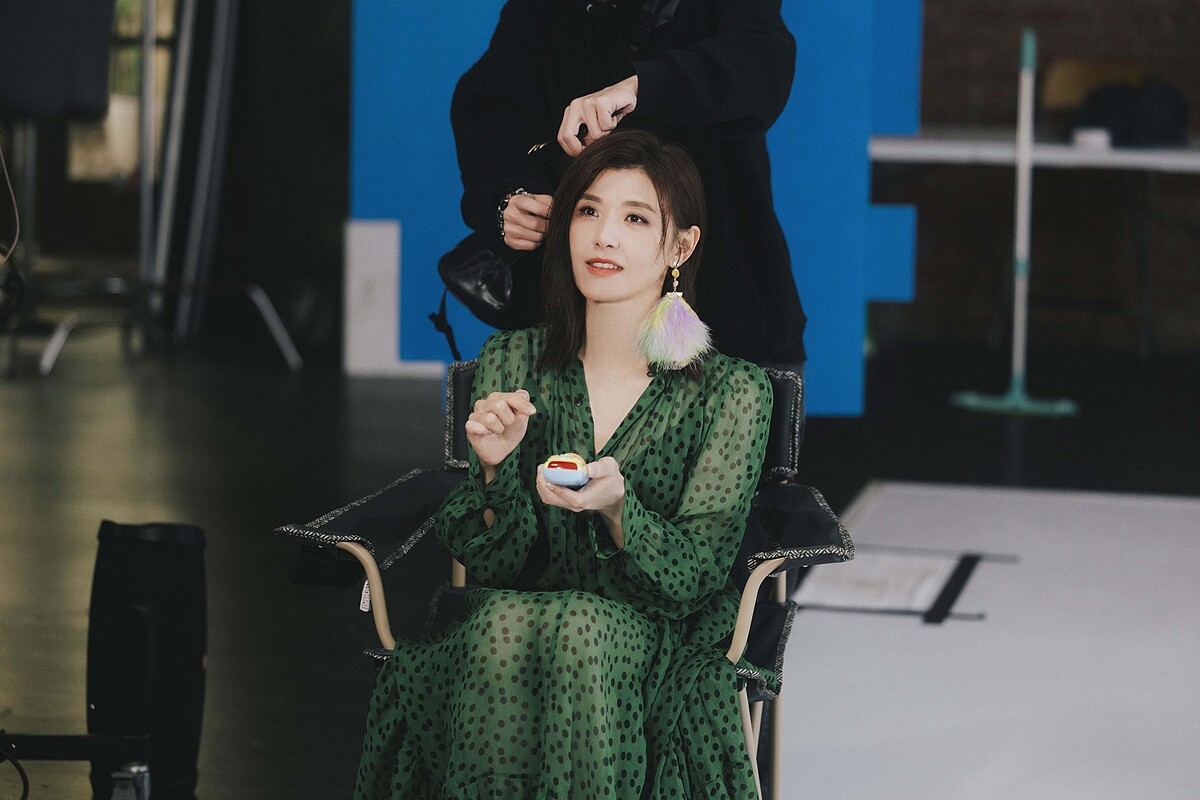 〈不管不管〉MV如同平常蘇慧倫工作拍攝現場