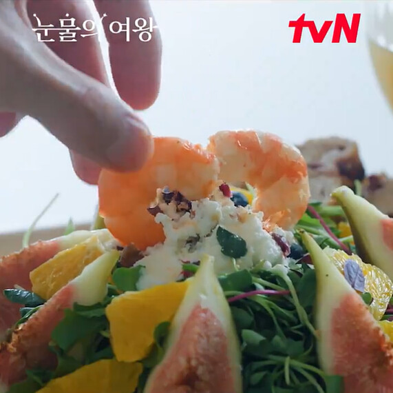 金秀賢把蝦擺成愛心狀，網友留言&rdquo;已閃瞎&rdquo;