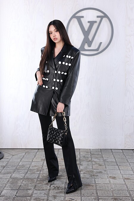 新生代LV&nbsp;girl NewJeans Hyein&nbsp;替 Louis Vuitton&nbsp;帶來年輕新氣象，全方位展現品牌魅力。