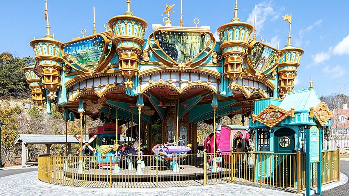 「魔女之谷」遊樂設施：旋轉木馬
