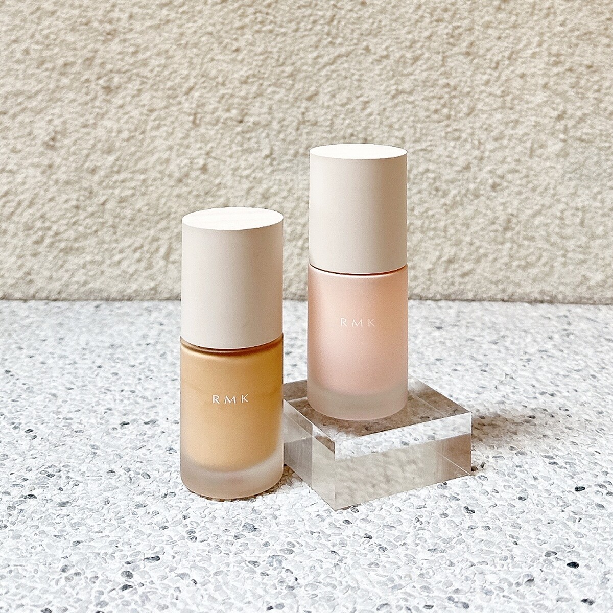 (右)RMK透光隔離霜SPF 22/PA++ 30ml，NT1,450