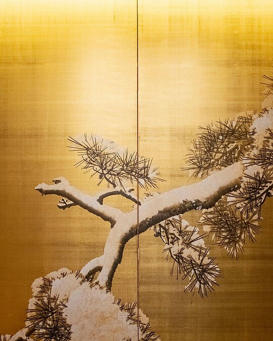 牆面則以20世紀日本屏風畫為裝飾。