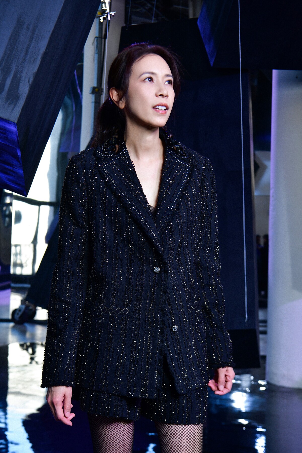 莫文蔚露性感美腿出席夏姿巴黎時裝秀。