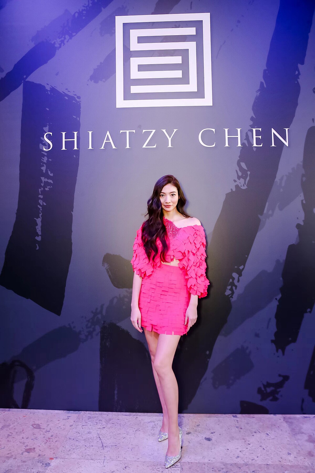 台灣知名女演員 謝沛恩Aggie身著 Shiatzy Chen 2024春夏系列服裝亮相登場。