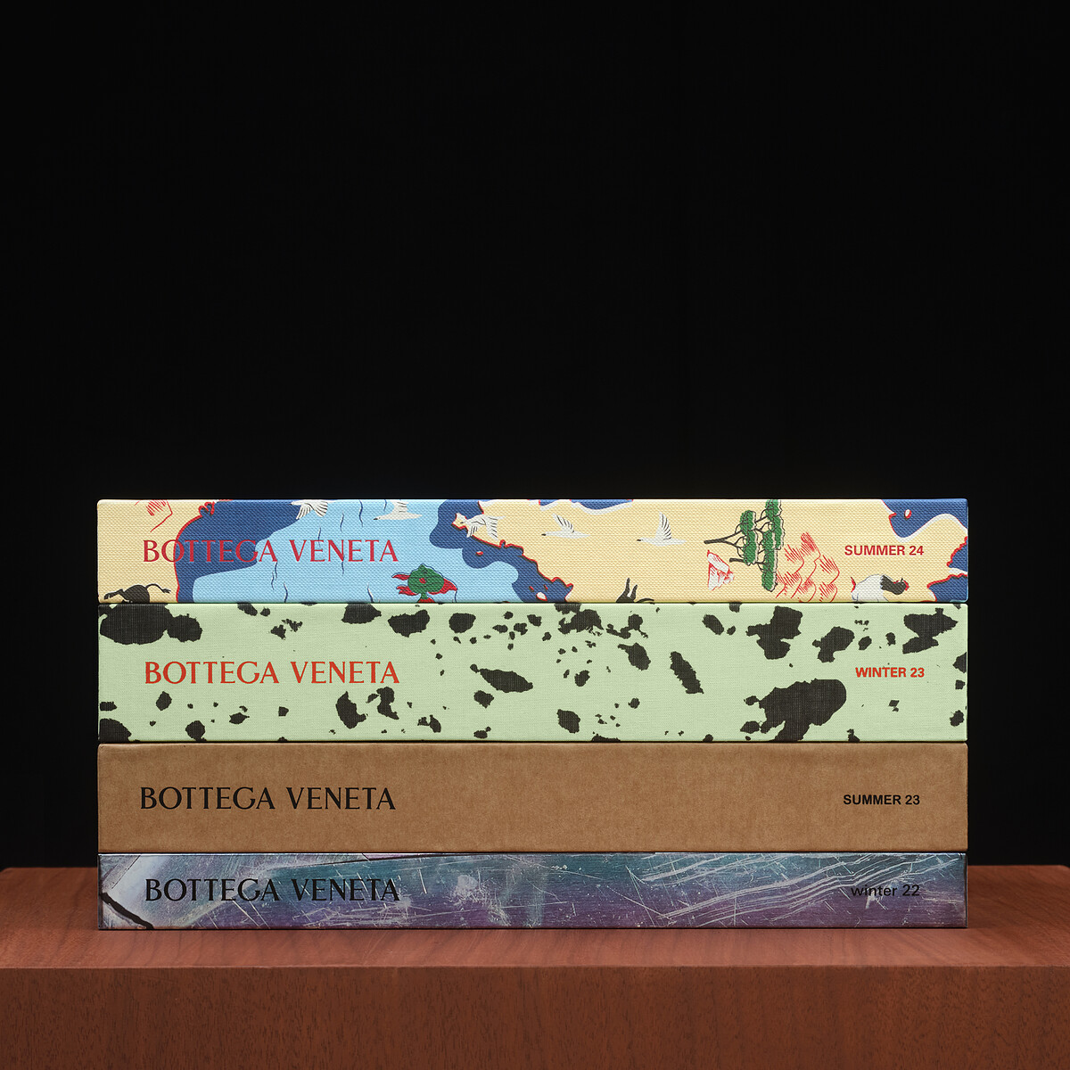 Bottega Veneta2024 春夏季刊《Fanzine》。
