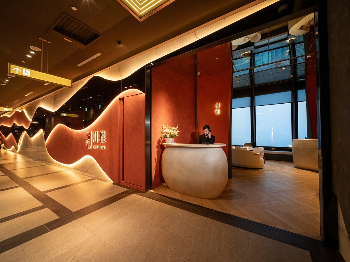 優雅勾勒出四川名勝景點 &mdash;九寨溝的唯美秋色意境。