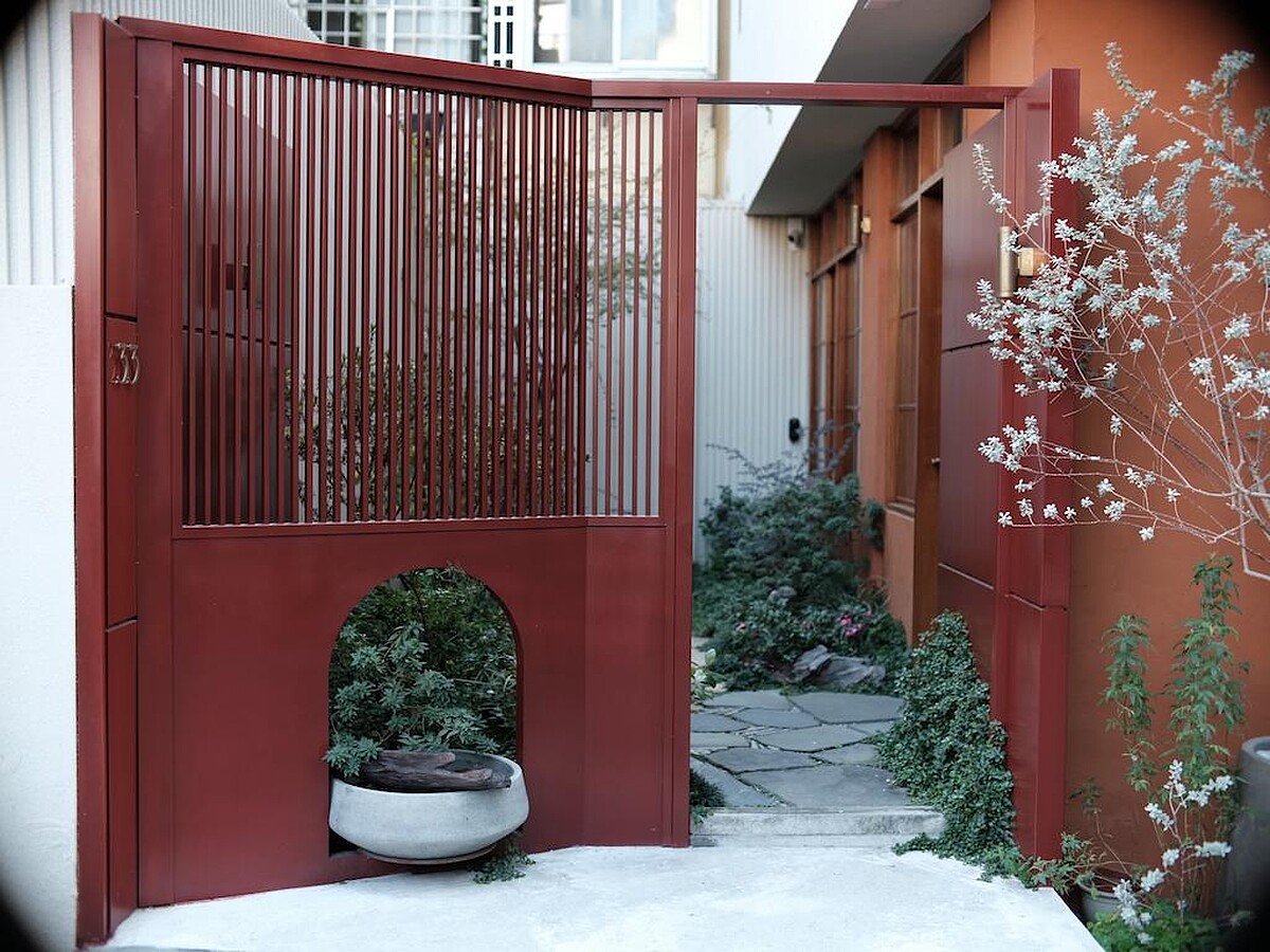 位於台中市健行路巷內的「enPure 瀞」。