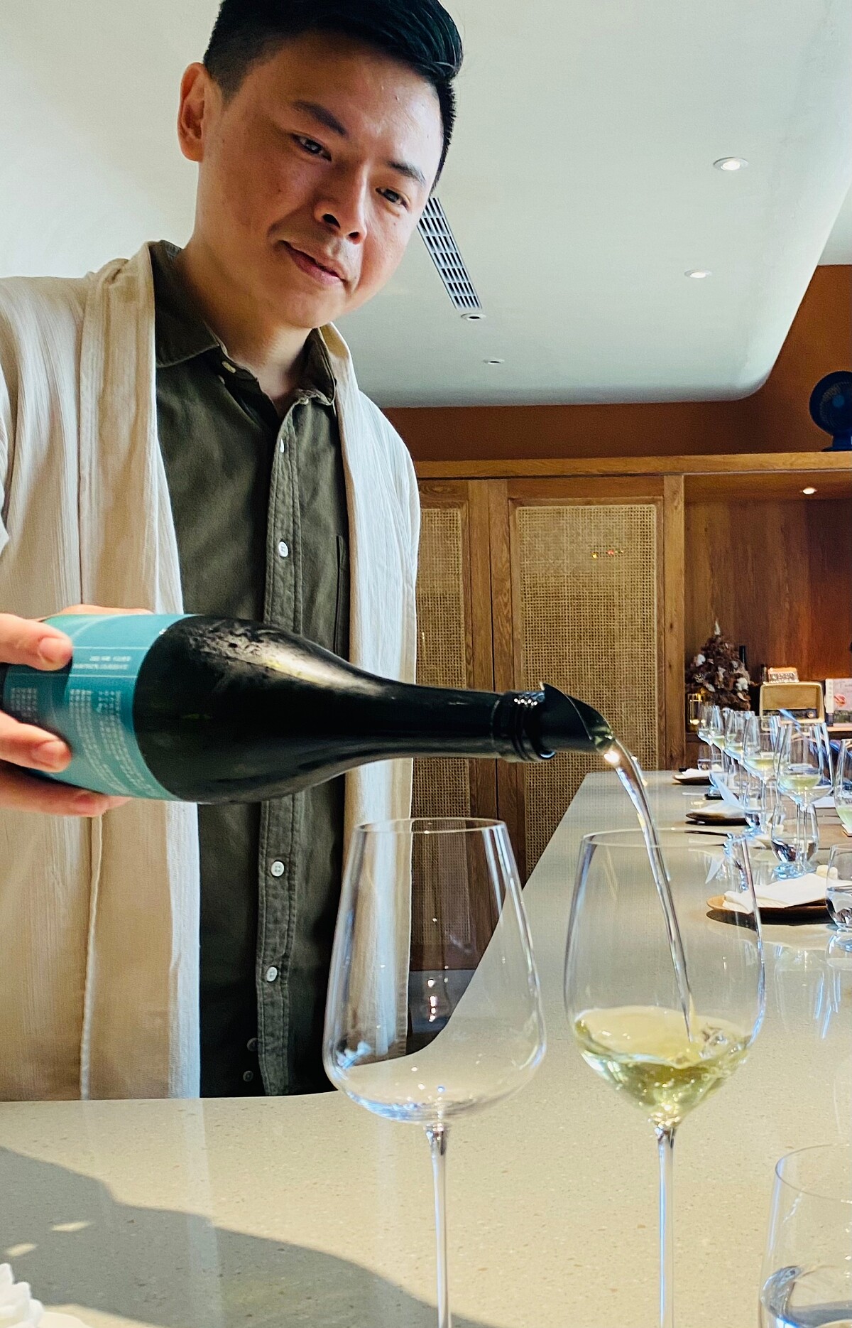 藍大誠具有焙茶師、司茶師、侍茶師、唎酒師多重身份。