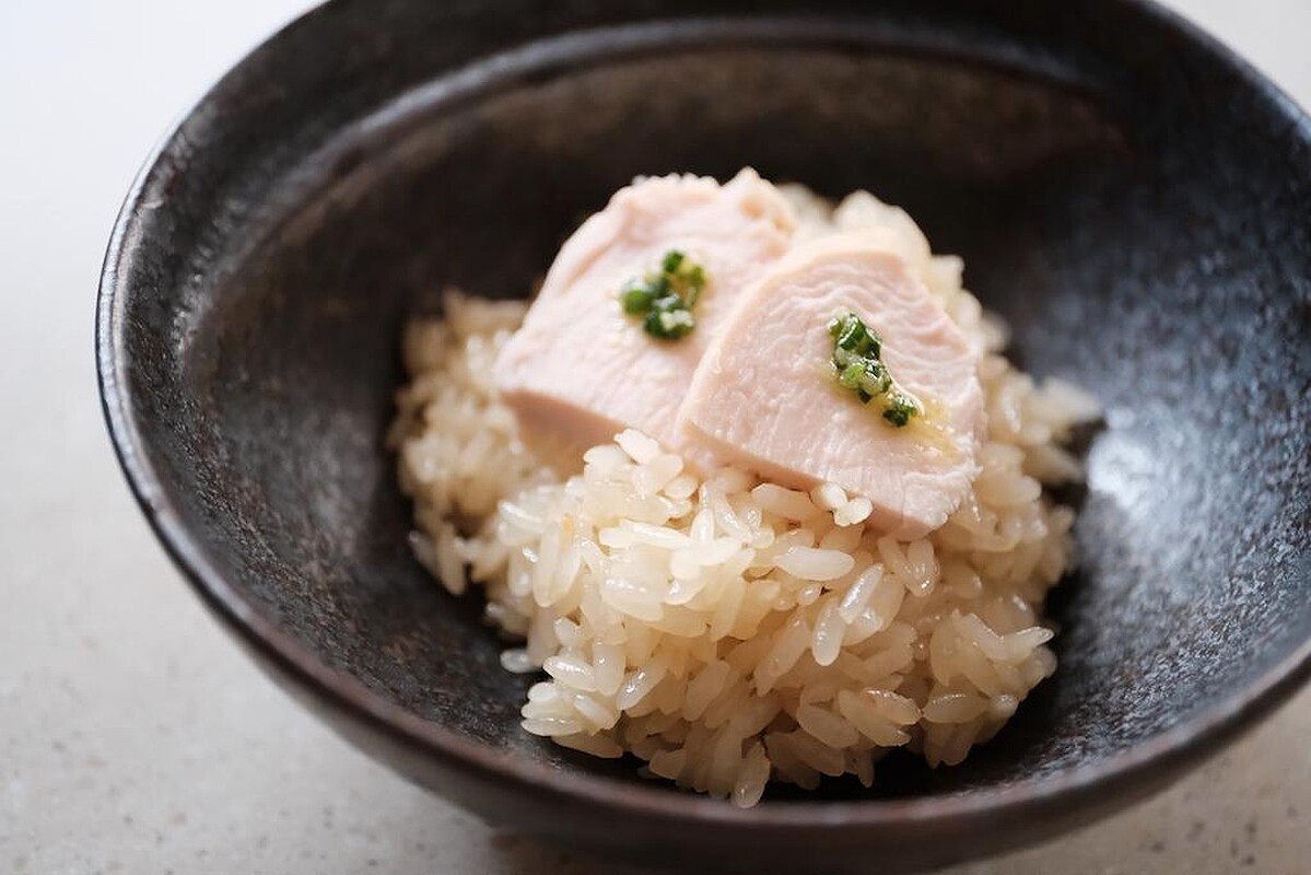 「香椿/茶油/高雄147香米/雲林黃金雞胸」。