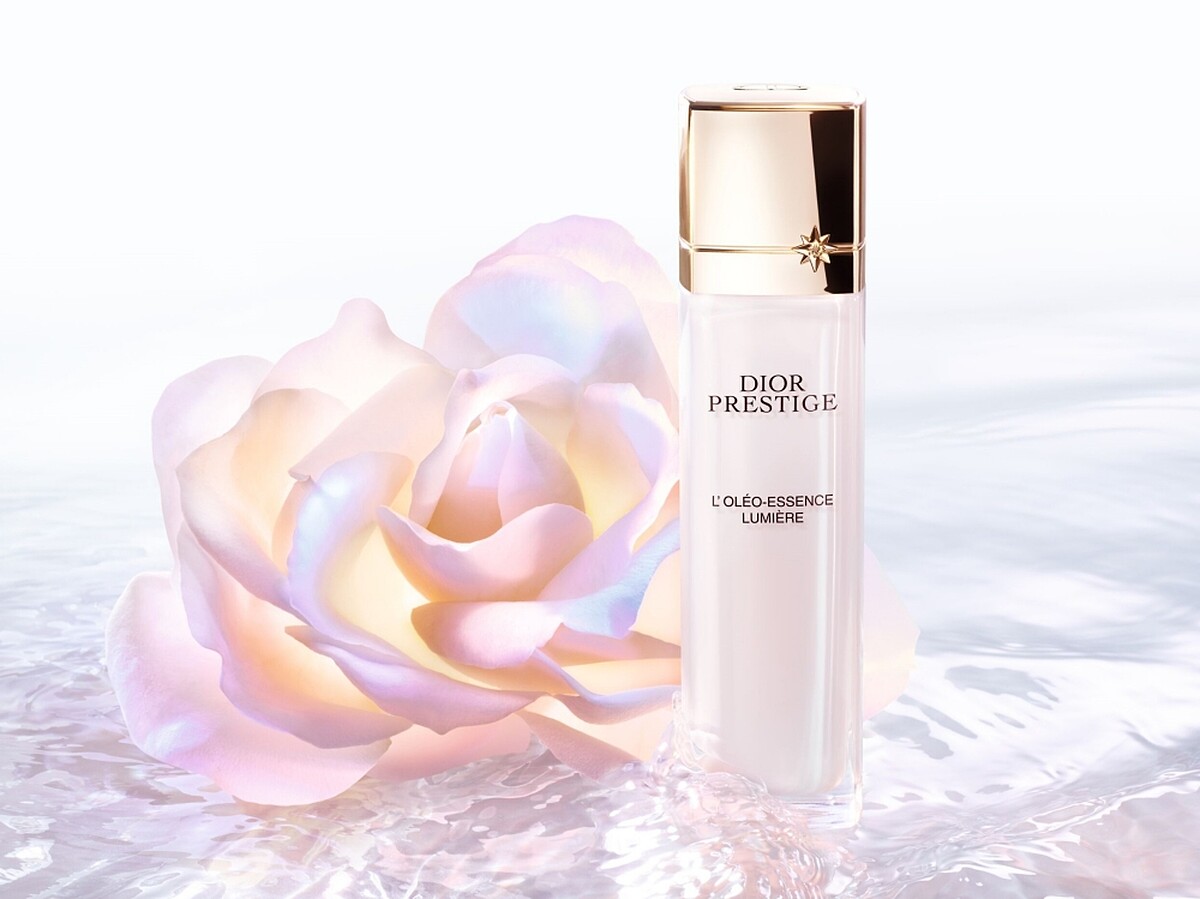 Dior迪奧精萃再生光燦淨白精華露150ml，NT5,900