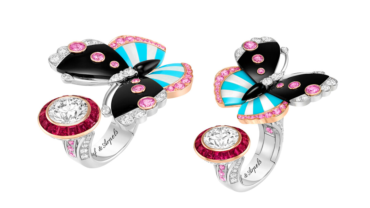 當代高級珠寶系列 Philenor Butterfly Between the Finger指間戒(白K金、玫瑰金、一顆EVVS2級2.50克拉圓鑽、紅寶石、粉紅色藍寶石、縞瑪瑙、綠松石、白色珍珠母貝、鑽石)。