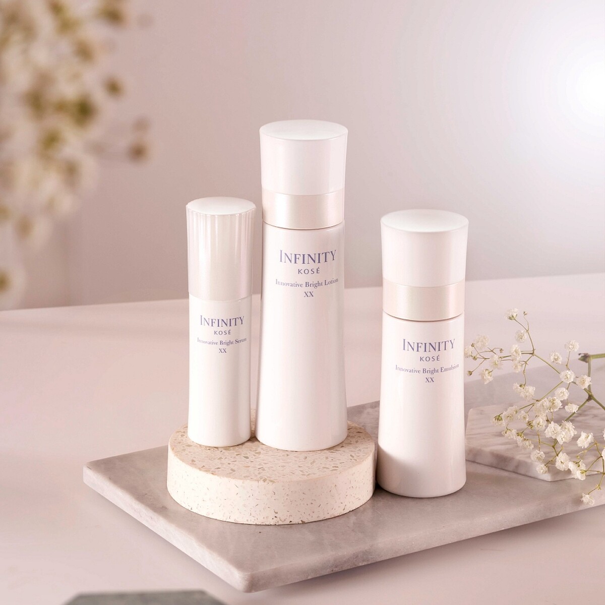 KOSE無限肌緻珍白煥光系列情境圖。
