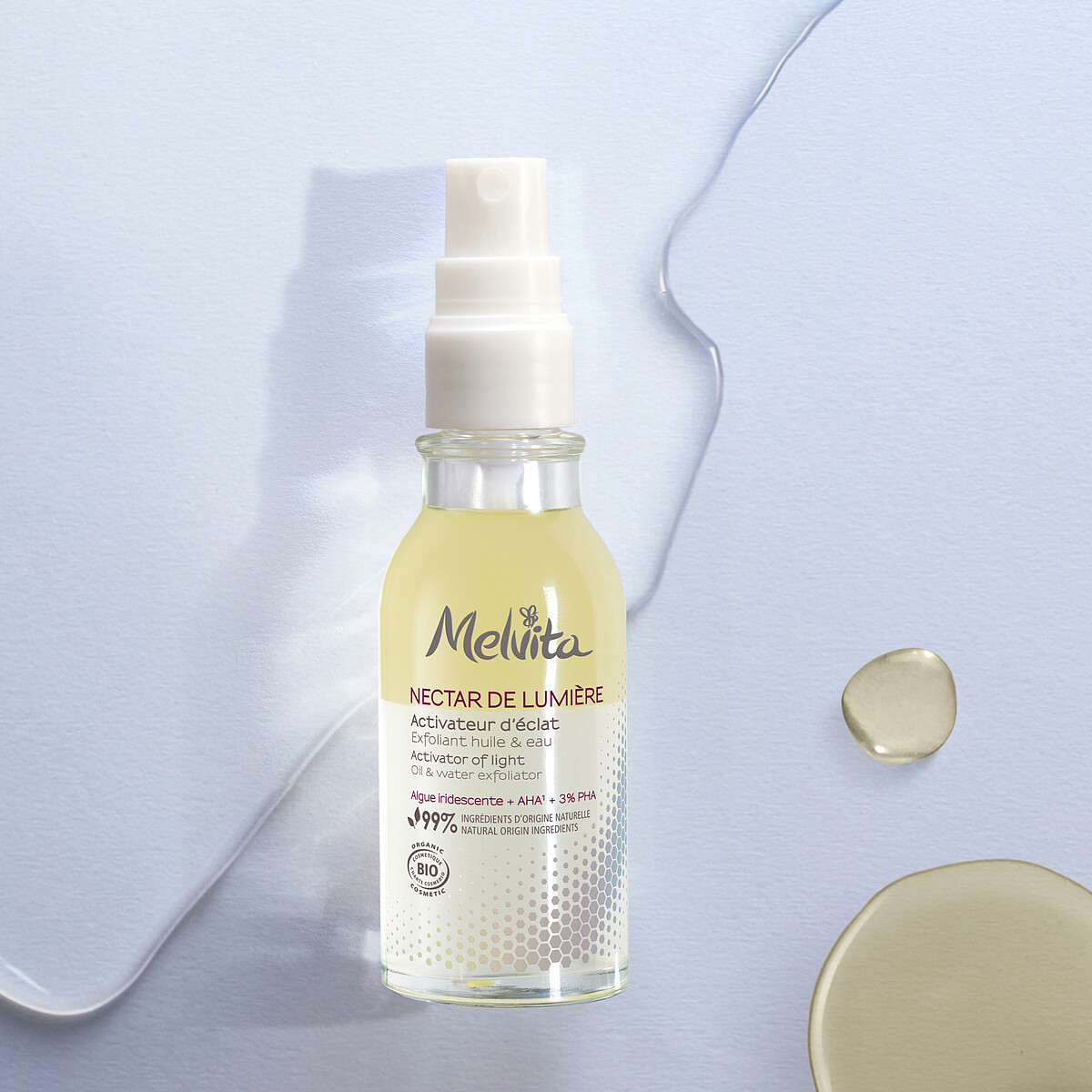 Melvita海洋光萃亮白雙效露情境圖。