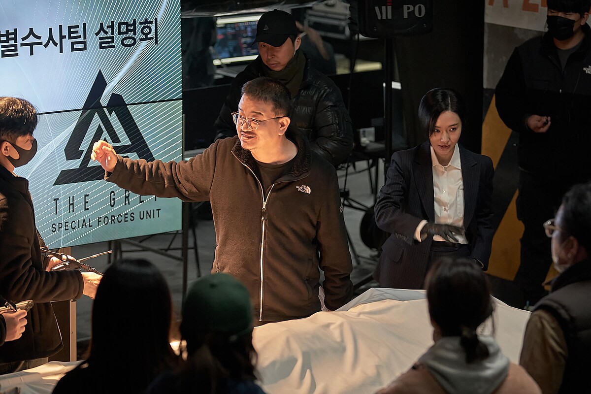 導演延尚昊擔任《寄生獸：灰色部隊》導演及共同編劇。