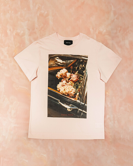 開幕限定短T NT$6,380。