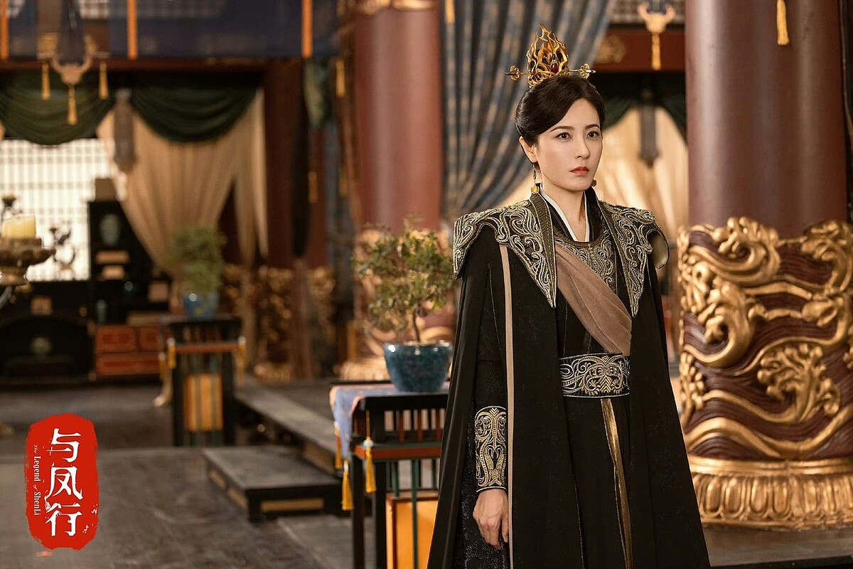 曾黎演靈尊「沈木月」，對劇中的趙麗穎來說，是亦母亦師的角色。