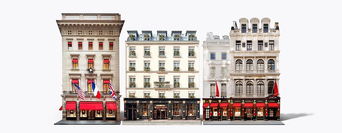20世紀初由Louis掌管的巴黎、Pierre掌管的倫敦和Jacques掌管的紐約，環環相扣就像3環戒指般緊密，建構出至今仍璀璨耀眼的珠寶帝國。