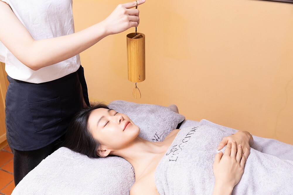 馭時金燦極致駐顏護理開始儀式。