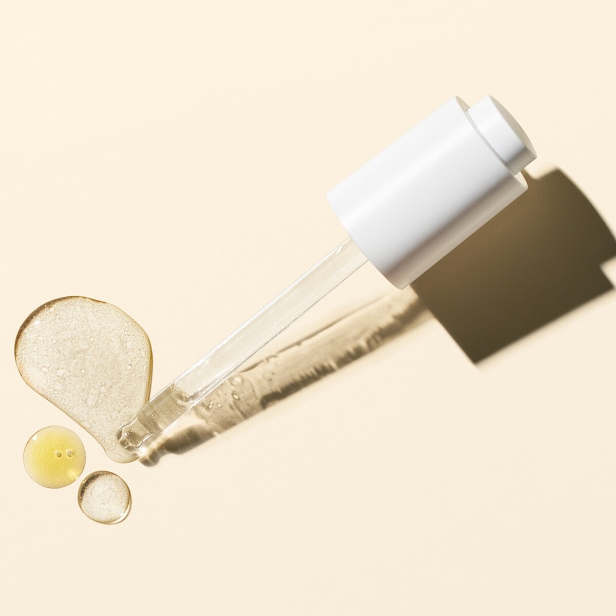 茱莉蔻賦活再生發光雙精萃質地示意。