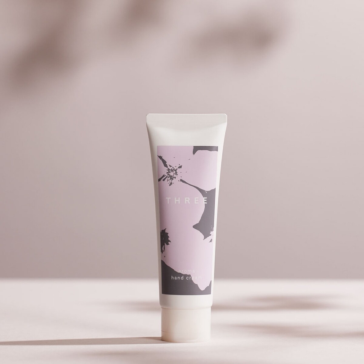 Three城中之櫻護手霜50g，NT1,200