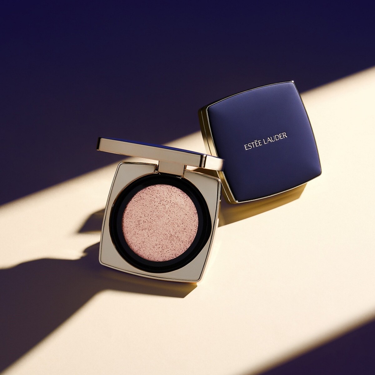 雅詩蘭黛粉持久完美鎖妝氣墊粉餅SPF45/PA+++(共6色)一盒兩蕊,NT2,700