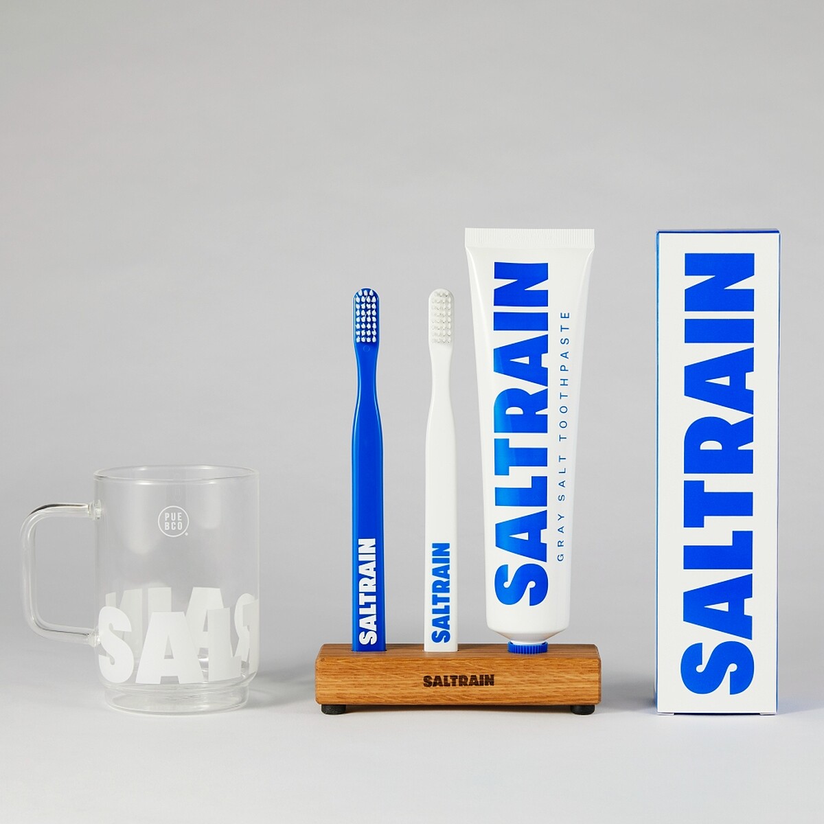 韓國SALTRAIN灰鹽牙膏系列情境圖。