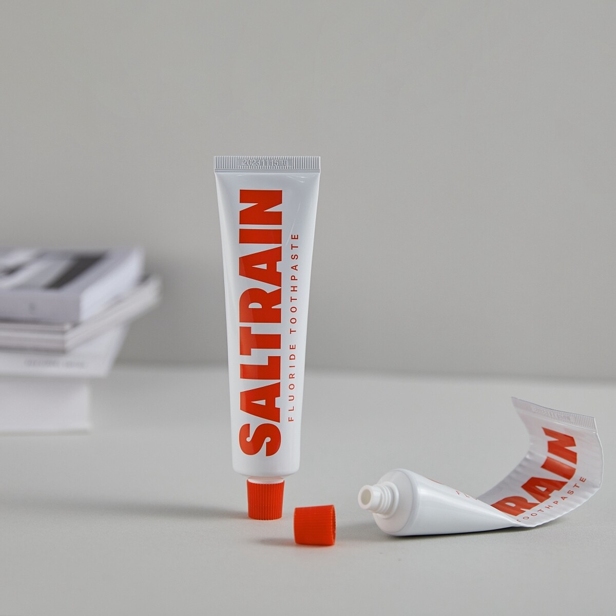 SALTRAIN低氟防蛀灰鹽牙膏(紅)30g，NT120、100g，NT260