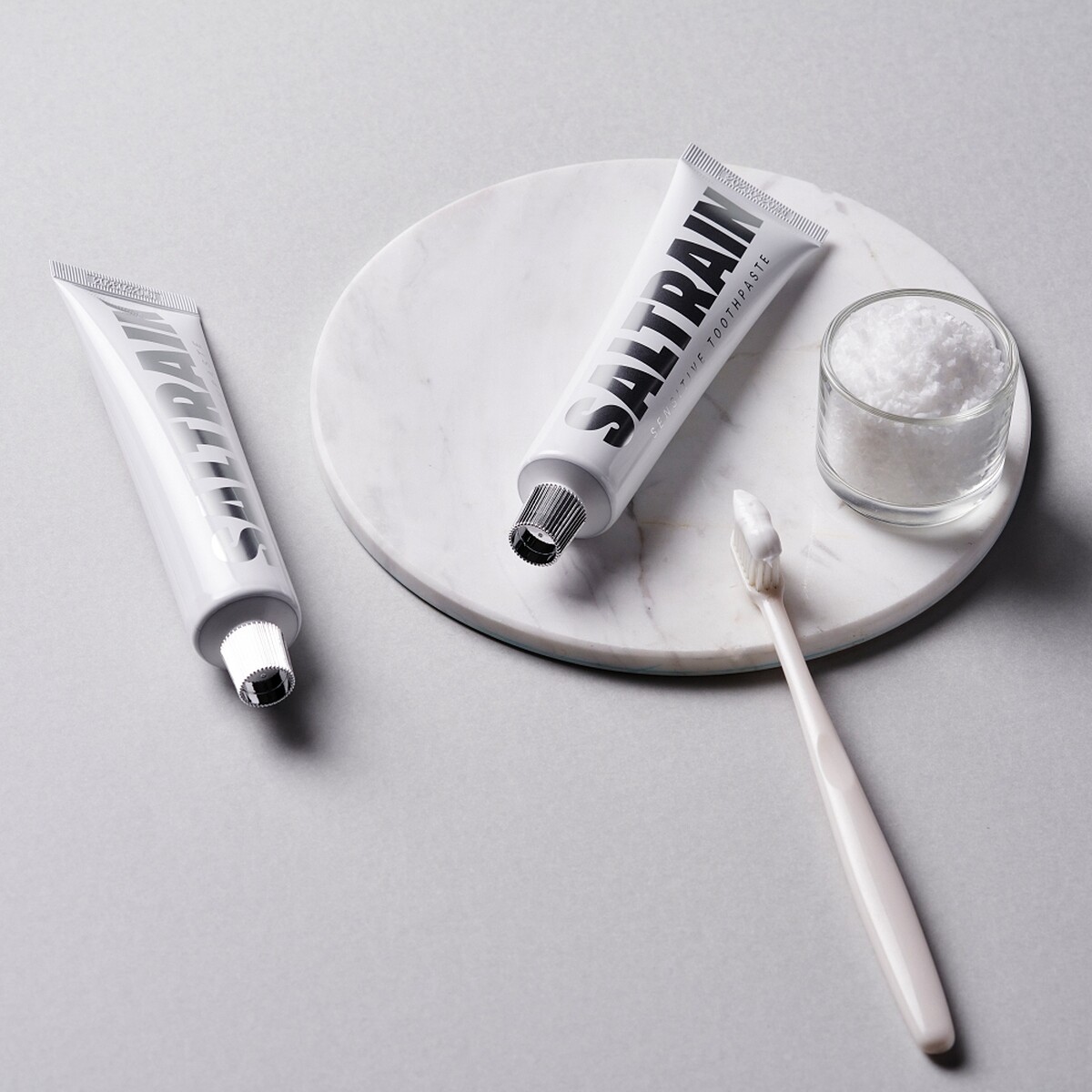 SALTRAIN全效抗敏灰鹽牙膏(銀) 80g，NT390