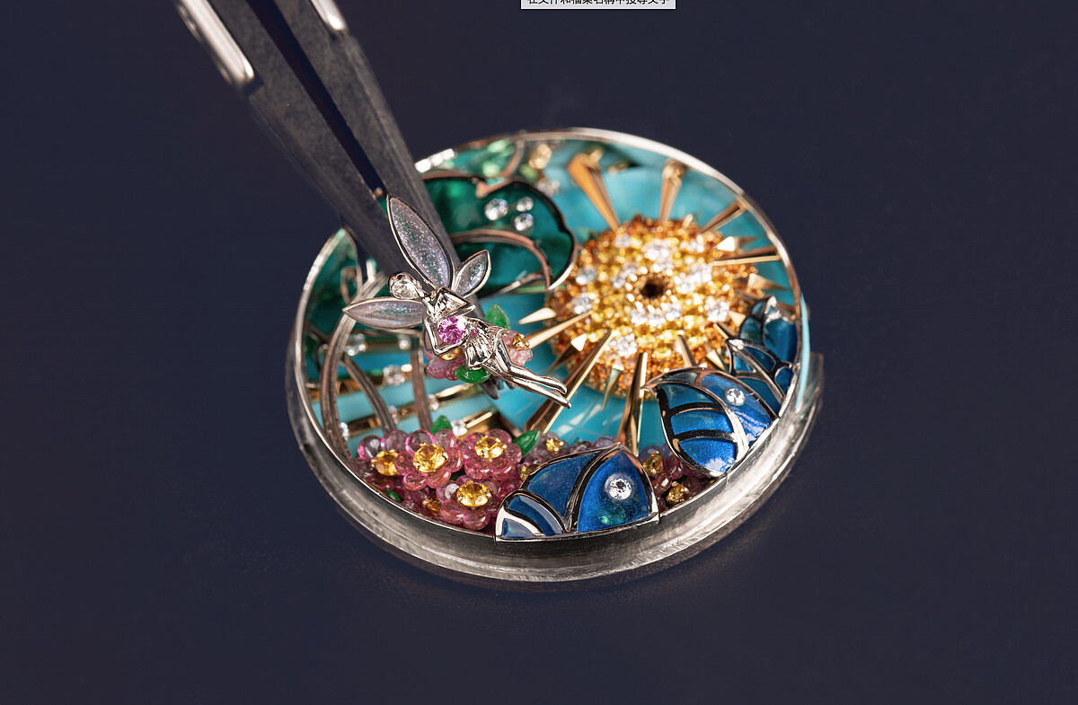 VCA 2024新錶亮點：Lady Arpels Jour Enchant&eacute;e 腕錶工藝圖