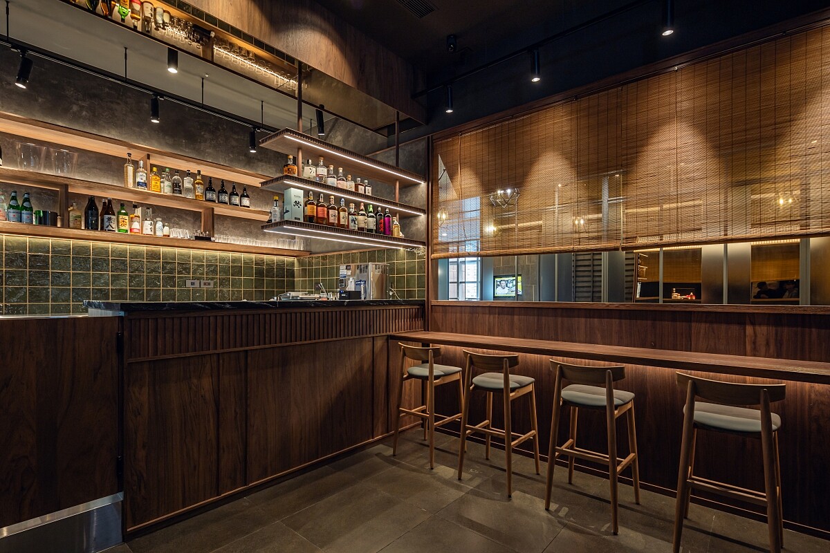 空間受多采多姿的日本夜生活所啟發。