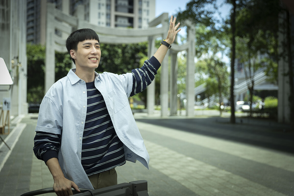 《省省吧!我家富貴發》「環保天菜」余晉在劇中展現開朗陽光的一面。