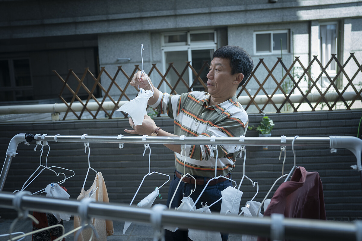 《省省吧!我家富貴發》郭子乾有各種省錢妙招,連衛生紙都可以重複使用。