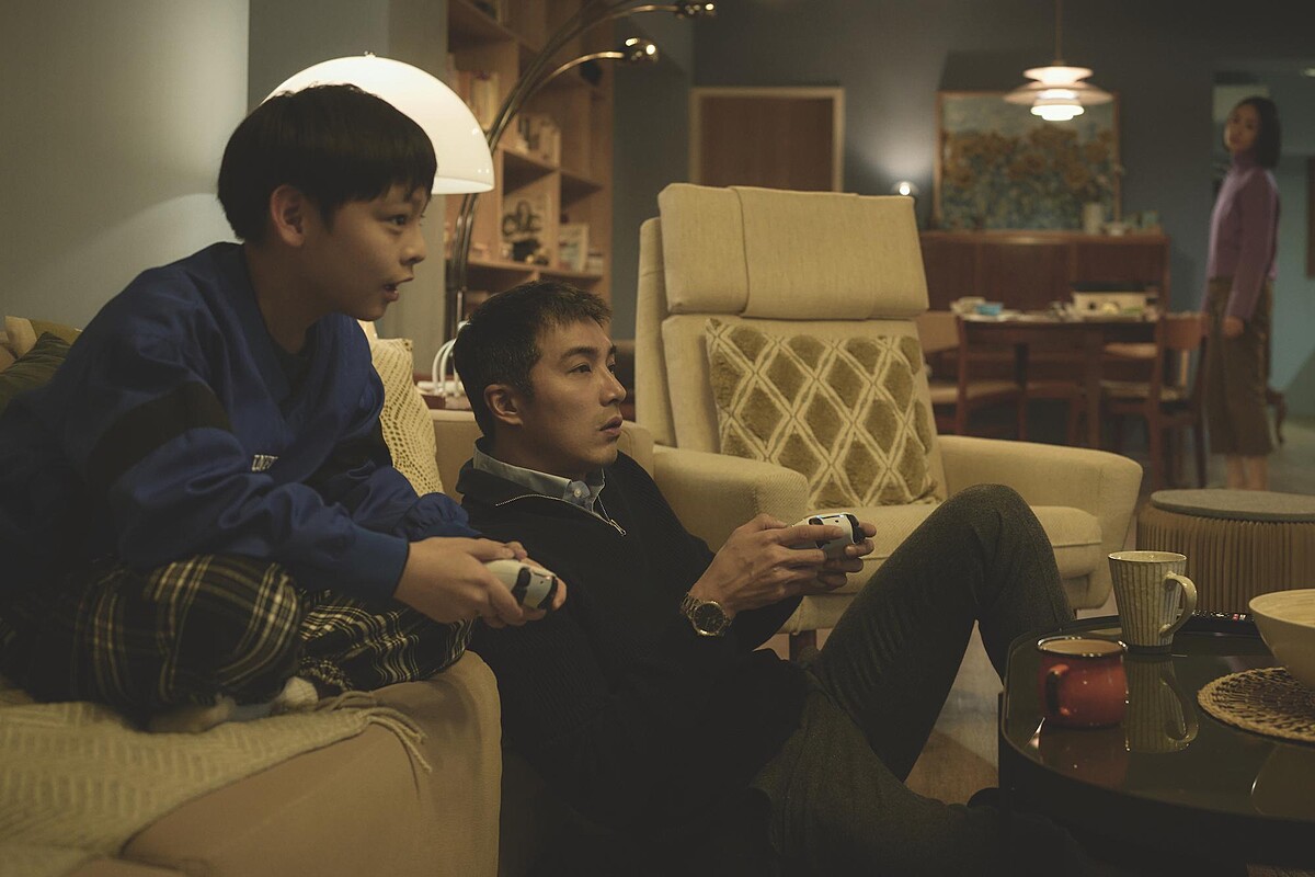 《不夠善良的我們》林依晨、賀軍翔飾演的夫妻與兒子親子互動非常自然、寫實。