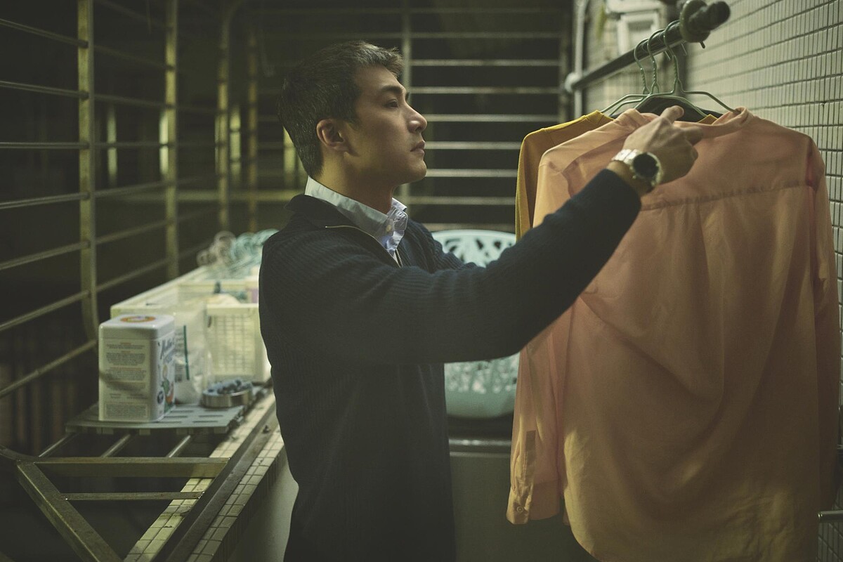 《不夠善良的我們》賀軍翔求生慾旺盛，忘了刷鍋子就主動曬衣服。