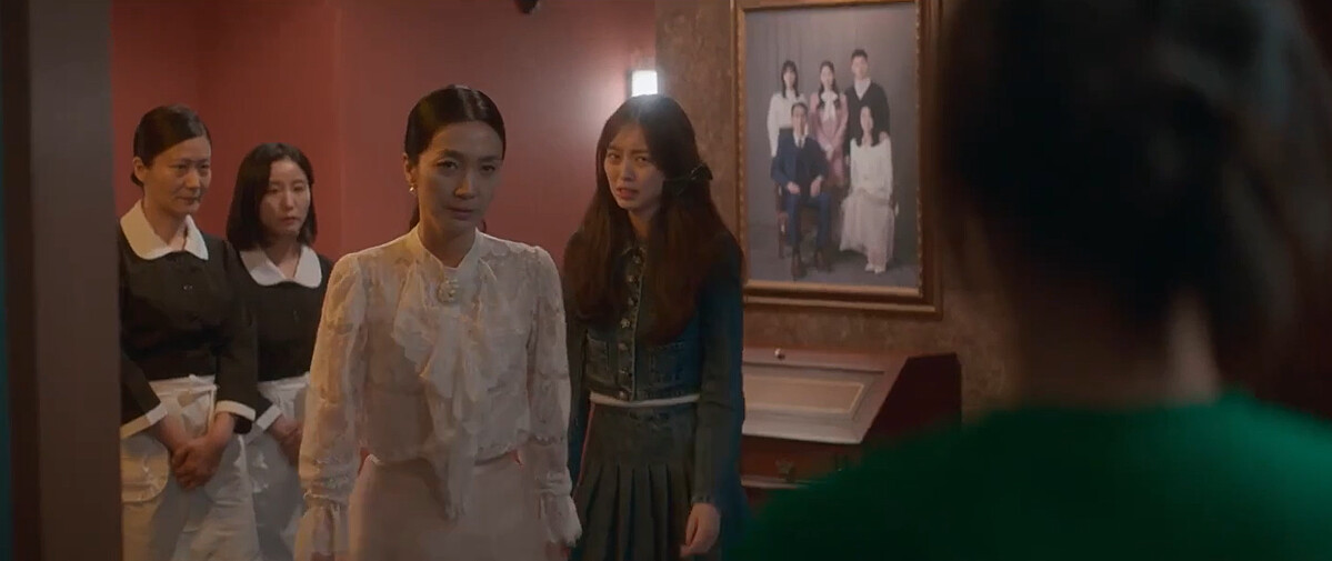 金姝怜在家冷暴力對待繼女