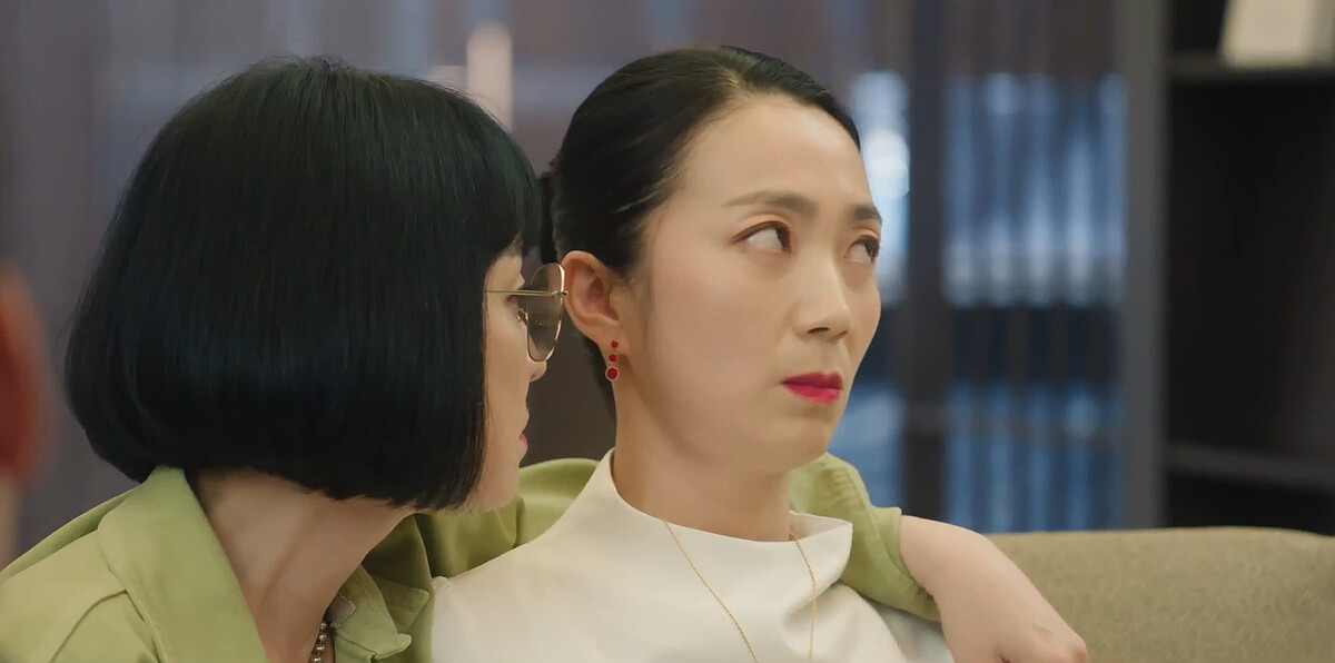 金姝怜(右)在劇中和金正蘭(左)互懟很是熱鬧