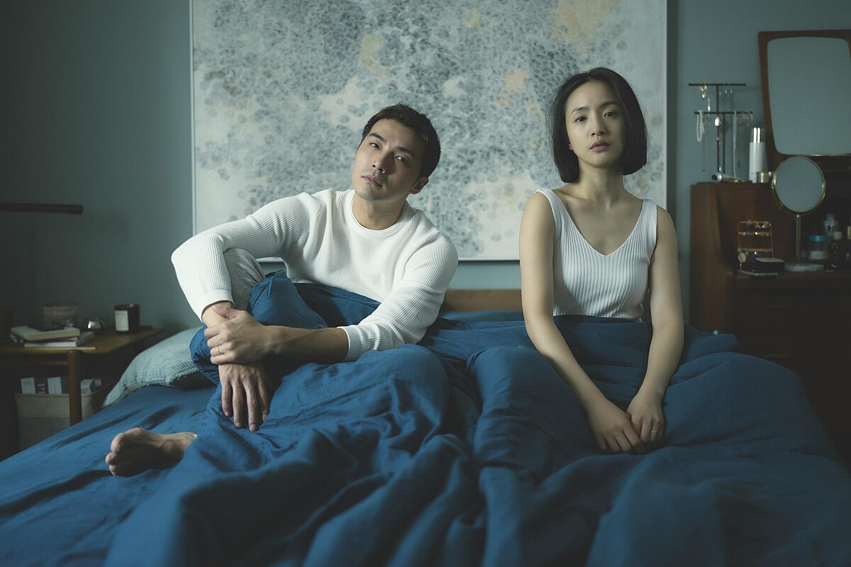 簡慶芬不願輕易辭掉工作，成為專職的家庭主婦。